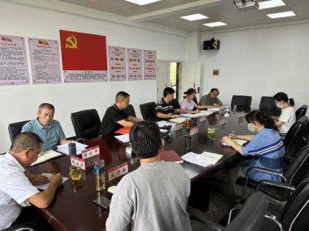 第48期 市工商聯(lián)開展黨組理論學(xué)習(xí)中心組第三次專題學(xué)習(xí)暨“實干興滇 深化玉溪之變”學(xué)習(xí)研討525